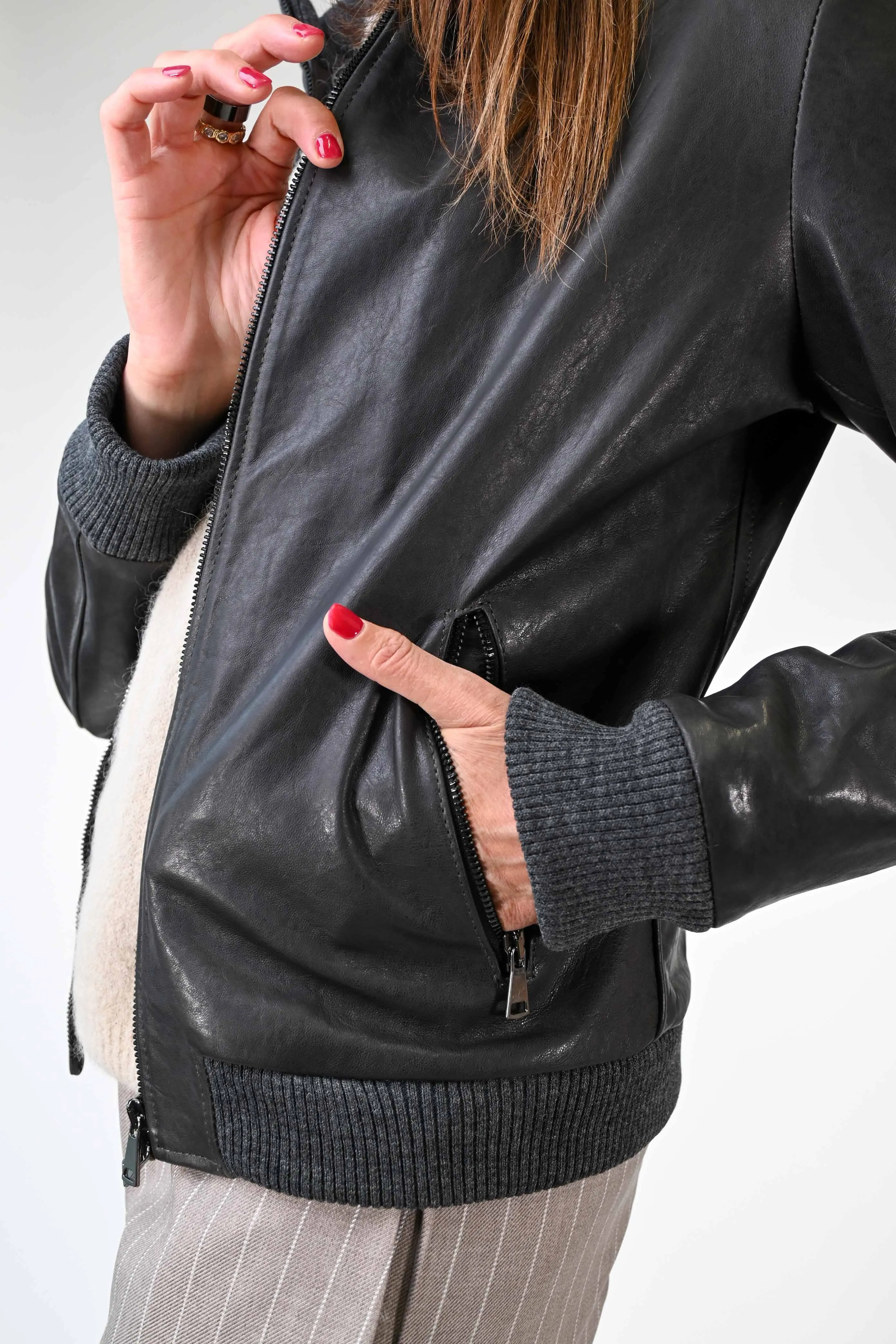 BOMBER IN PELLE VEGETALE COLOR GRIGIO