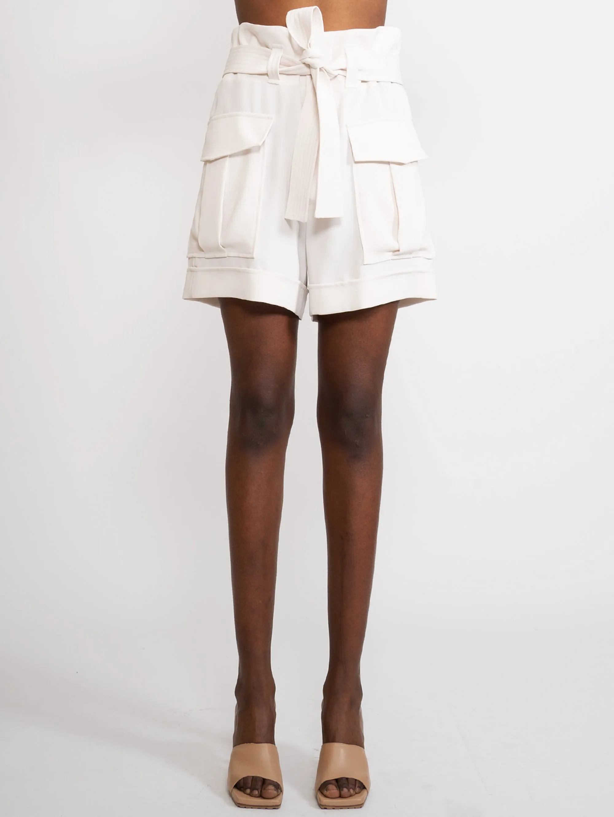 Shorts con Tasche a Toppa Panna